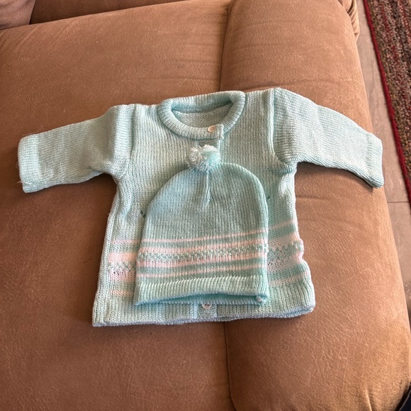 Newborn Babies sweater with Hat included - Picture 2 of 6